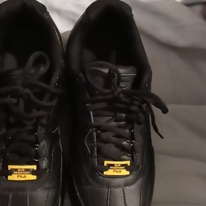 Memory Foam. Slip Resistant: Wet/Dry/Oil shoes